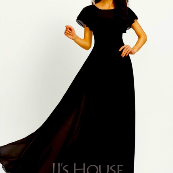 Formal Long Black Dress with cap sleeves for Holiday functions. Worn once. π - Picture 3 of 8
